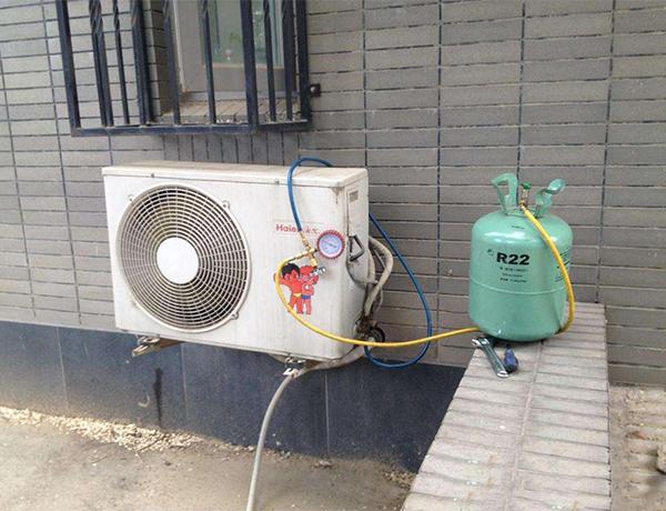 怎么给空调加氟