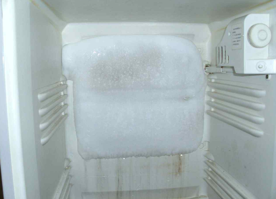 冰箱冷藏室结冰是怎么回事,不仅仅的风力强劲这么简单