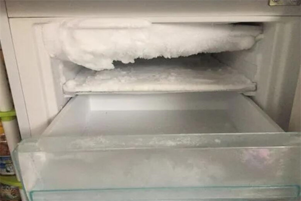 冰箱冷冻室结霜严重的原因及解决方案,我们来仔细看看