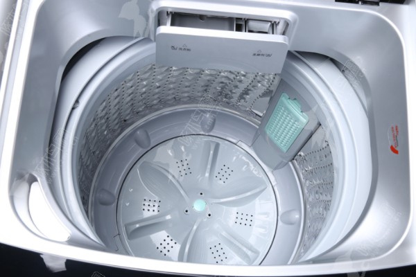 全自动洗衣机底部漏水是什么原因,也许不一定是的问题