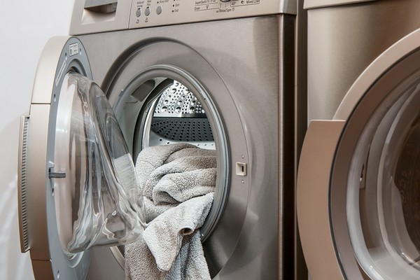 三星滚筒洗衣机怎么清洗里面的脏东西怎么弄干净,这些原因导致的